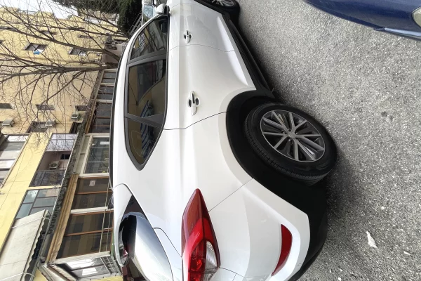 Makina ne shitje ne Tirane - 1,000,000 Leke