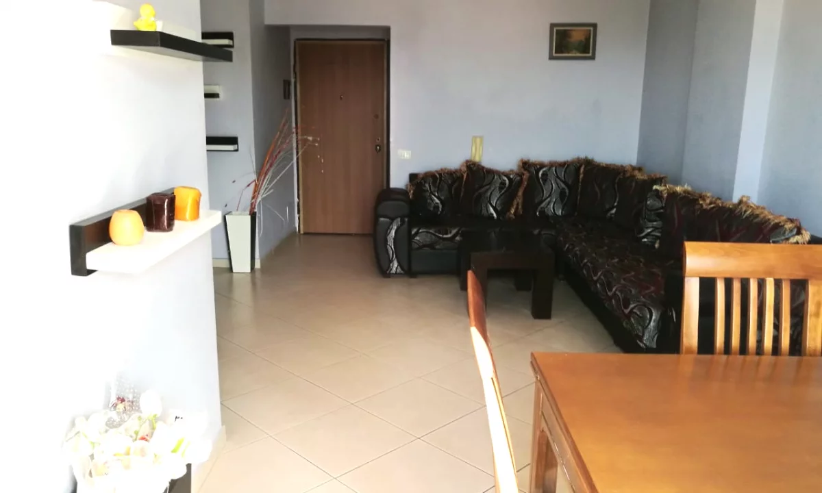 Shtepi me qera Apartament ne Tirane, 2+1, Mobilimi E mobiluar, Pagesa 35,000  Leke.