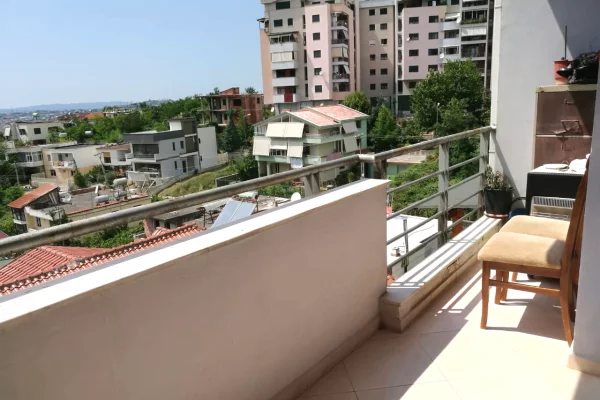Shtepi me qera Apartament ne Tirane, 2+1, Mobilimi E mobiluar, Pagesa 35,000  Leke.