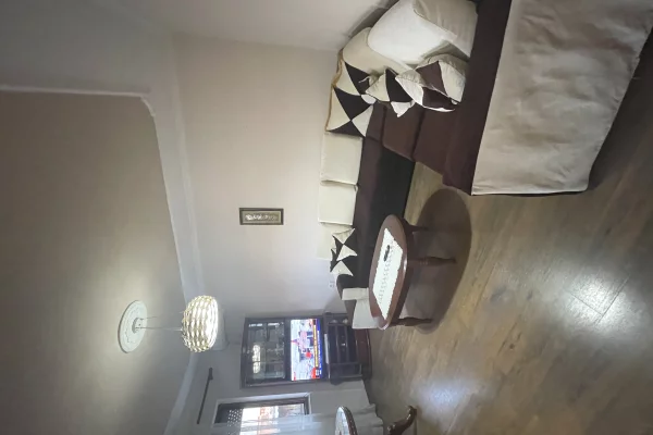 Shtepi me qera 1+1 ne Tirane - 40,000 Leke