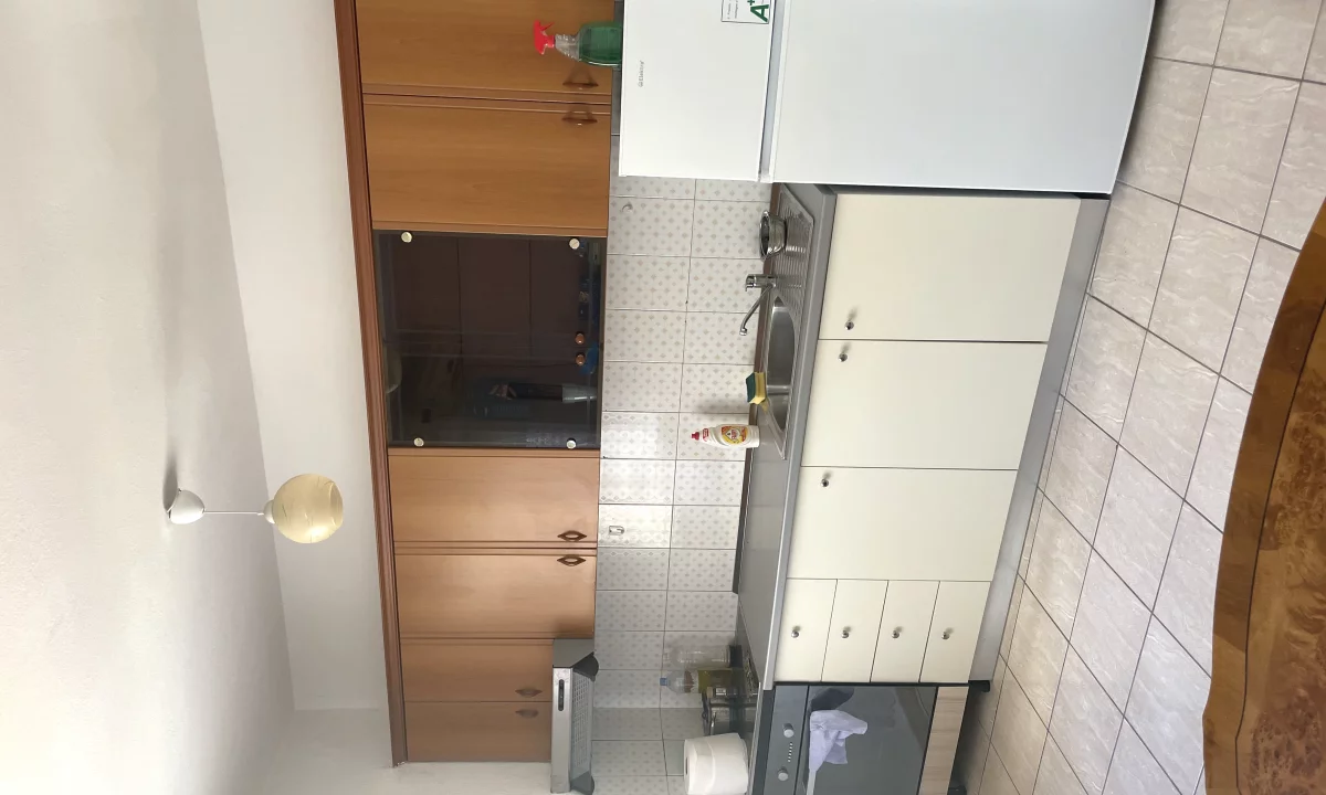 Shtepi me qera Apartament ne Tirane, 1+1, Mobilimi E mobiluar, Pagesa 38,000  Leke.