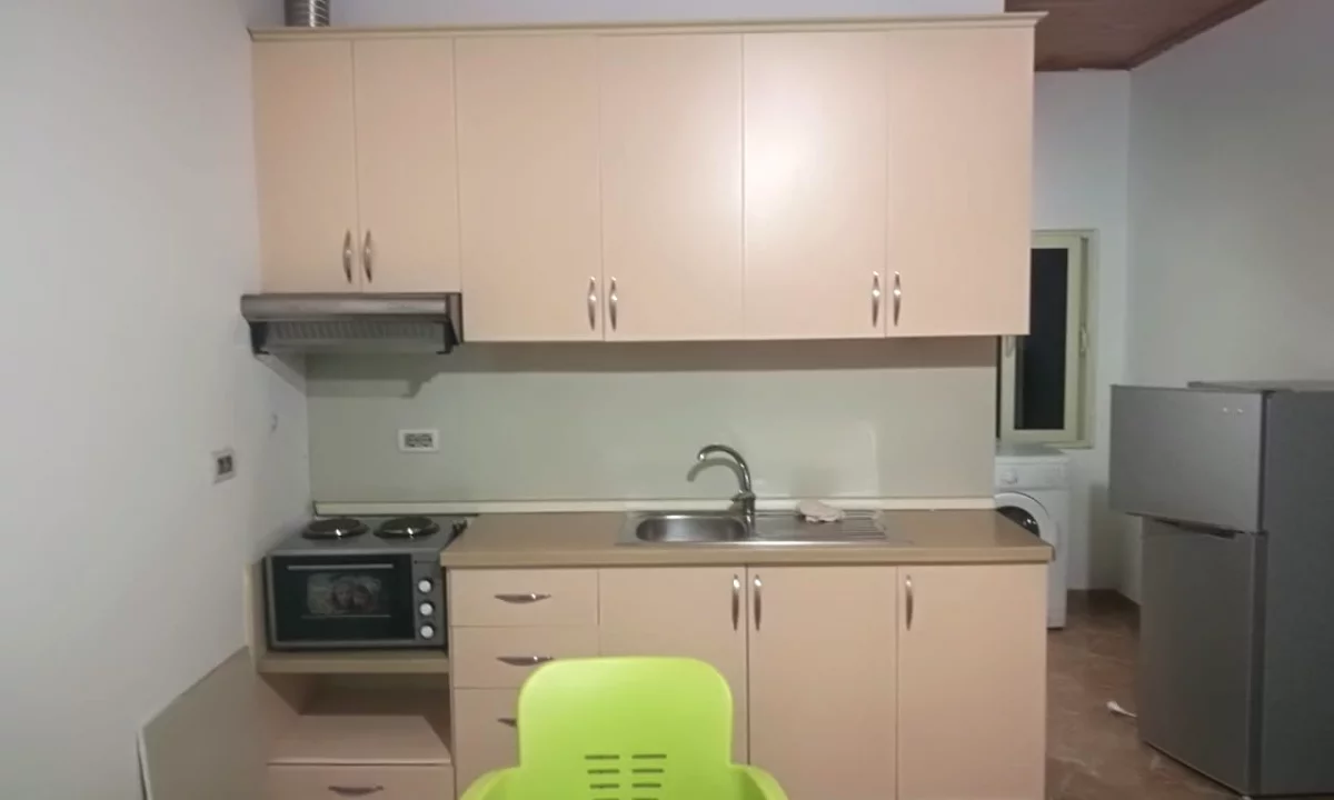 Shtepi me qera Apartament ne Tirane, Garsoniere, Mobilimi E mobiluar, Pagesa 26,000  Leke.