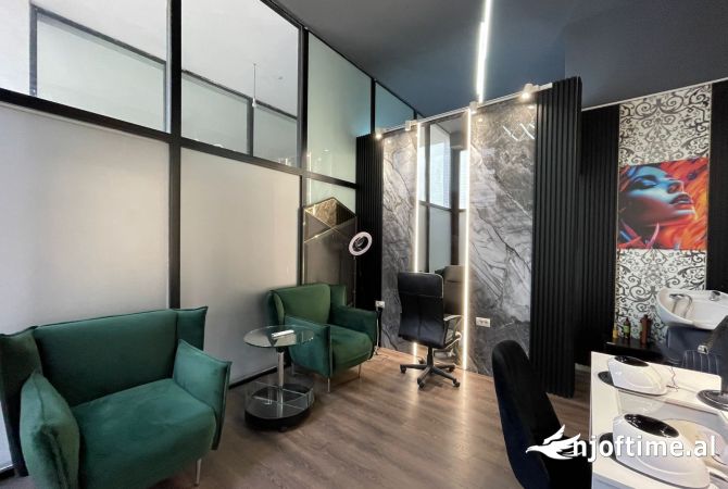 Ambiente Commerciale in Vendita 3+1 a Tirana - 13,000 Euro