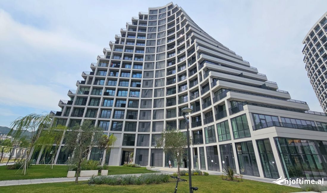 Njesi Biznesi per shitje te Lake View