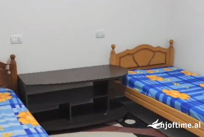 Shtepi me qera Apartament ne Tirane, 2+1, Mobilimi E mobiluar, Pagesa 400  Euro.