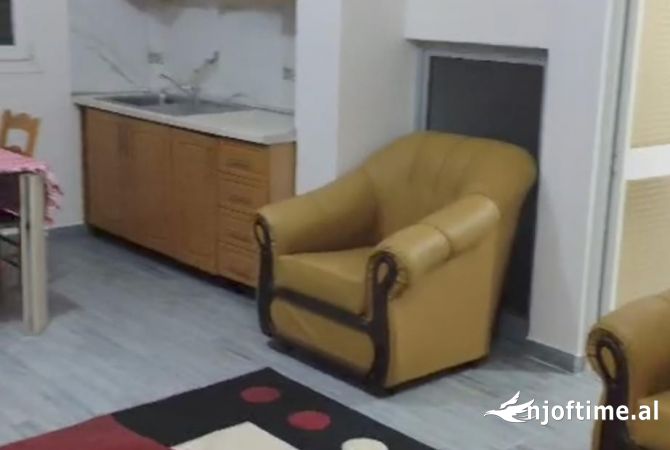 Jepet apartament 2+1 me qira ne Laprake, tek Spitali Ushtarak