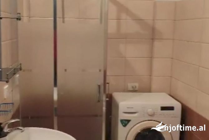 Shtepi me qera Apartament ne Tirane, 2+1, Mobilimi E mobiluar, Pagesa 400  Euro.