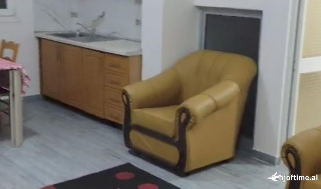 Shtepi me qera Apartament ne Tirane, 2+1, Mobilimi E mobiluar, Pagesa 400  Euro.