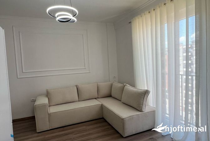 Shtepi ne shitje Apartament ne Tirane, 1+1, Mobilimi E mobiluar, Pagesa 100,000  Euro.