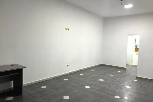 Ambient biznesi me qera 3+1 ne Tirane - 400 Euro