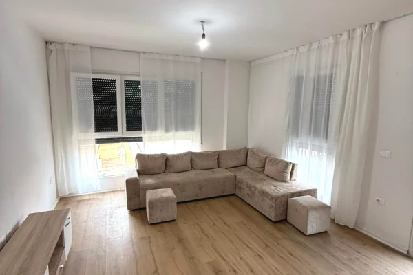 Shtepi me qera Apartament ne Tirane, 2+1, Mobilimi E mobiluar, Pagesa 60,000  Leke.