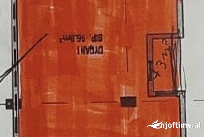 Ambiente Commerciale in Vendita 1+1 a Tirana - 120,000 Euro
