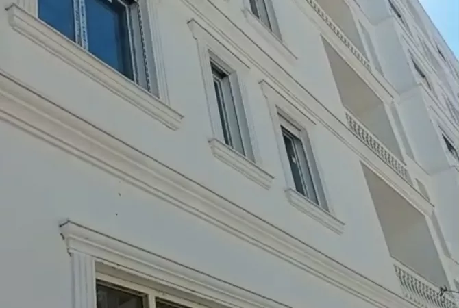 Okazion. Shitet 2+1+2, Kamez