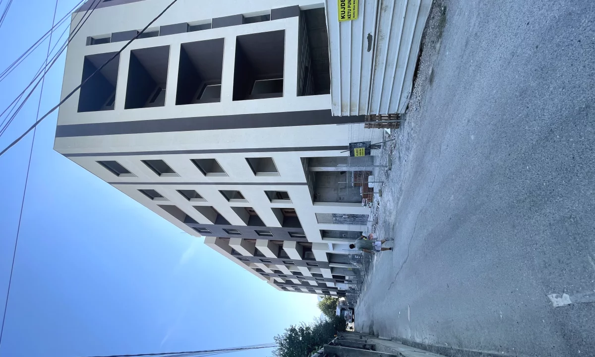 Shtepi ne shitje Apartament ne Tirane, 2+1, Mobilimi Bosh, pa mobiluar, Pagesa 9,980,000  Leke.