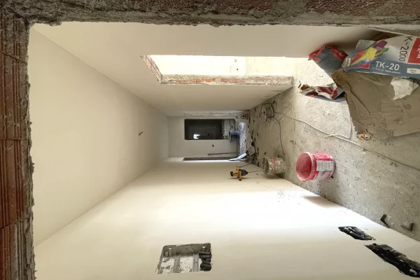 Shtepi ne shitje Apartament ne Tirane, 2+1, Mobilimi Bosh, pa mobiluar, Pagesa 9,980,000  Leke.