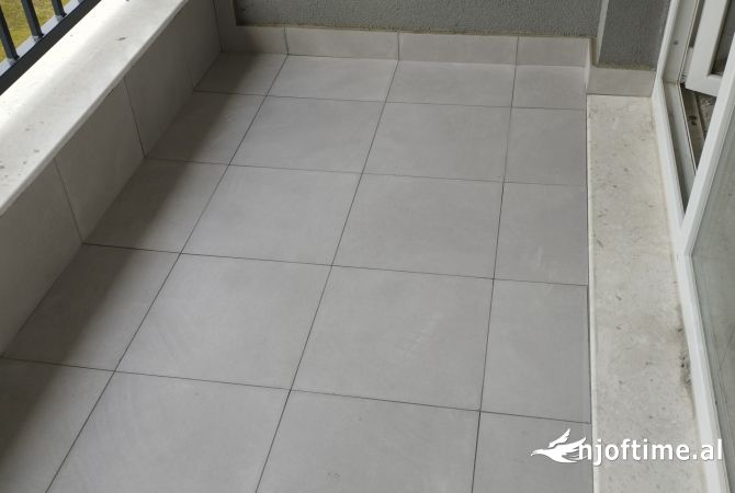 Construction and Restructurings in Tirana - 1,000 Leke