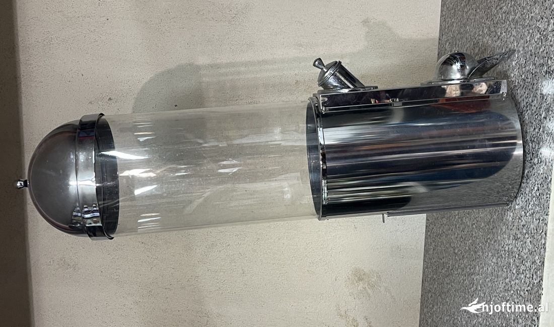 Ekspozitore kafeje ose fruta thata