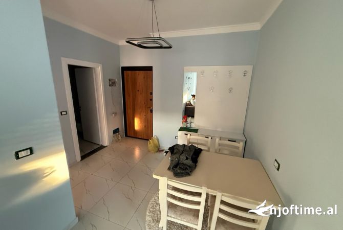 Appartamento in affitto a Tirana 1+1, Arredato