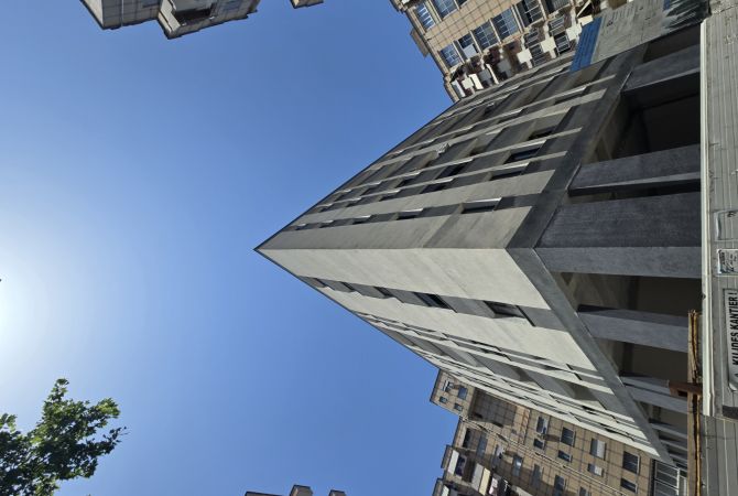 Shitet Apartament 3+1+2 në Astir.