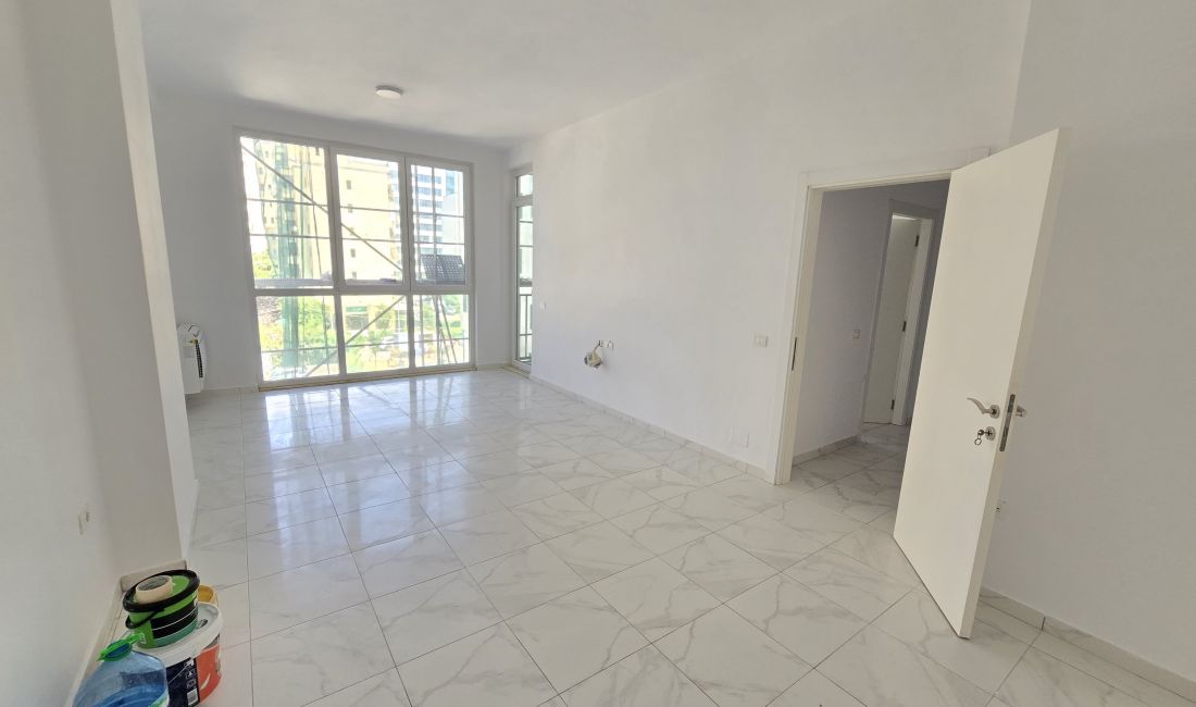  Jepet me Qera Ambient Biznesi 3+1+2 pas Square 21, tek Nisheraku. 