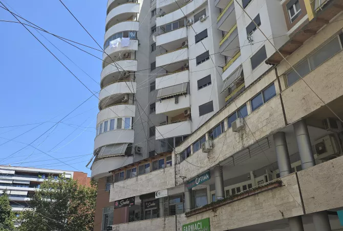 Jepet me Qera Apartament 1+1 përball Delijorgjit, tek Pallati me Shigjeta. 