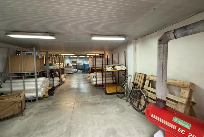 Ambient biznesi ne shitje 4+1 ne Durres - 78,000 Euro