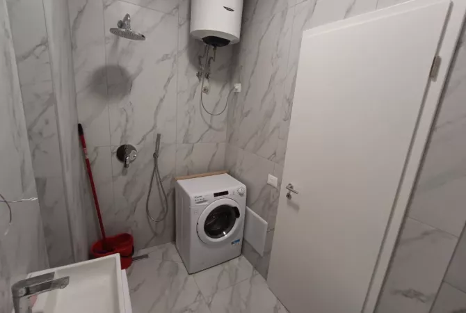 Shtepi me qera Apartament ne Tirane, 1+1, Mobilimi E mobiluar, Pagesa 450  Euro.