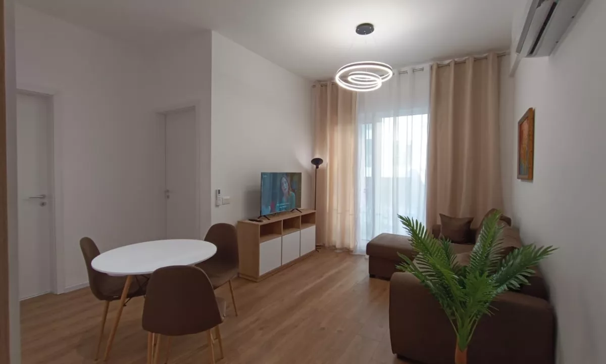 Shtepi me qera Apartament ne Tirane, 1+1, Mobilimi E mobiluar, Pagesa 450  Euro.