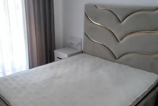 Shtepi me qera Apartament ne Tirane, 1+1, Mobilimi E mobiluar, Pagesa 450  Euro.