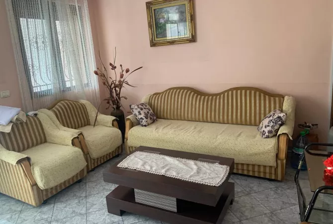 Casa privata/Indipendente in affitto a Tirana 1+1, Arredato