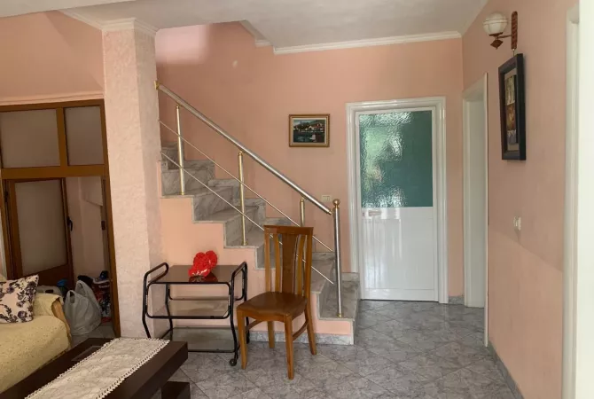 Casa privata/Indipendente in affitto a Tirana 1+1, Arredato