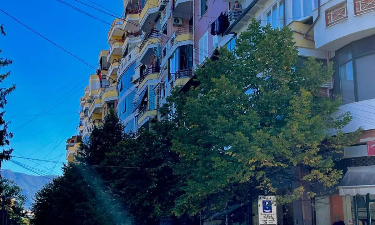Shtepi me qera Apartament ne Tirane, 2+1, Mobilimi E mobiluar, Pagesa 600  Euro.