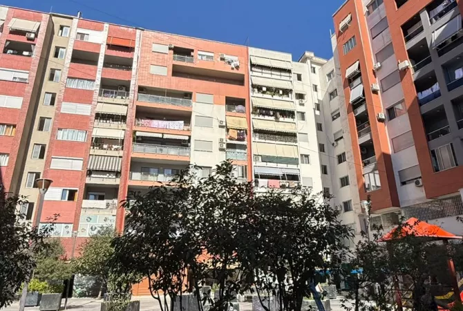 Business Property for Rent 4+1 in Tirana - 400 Euro