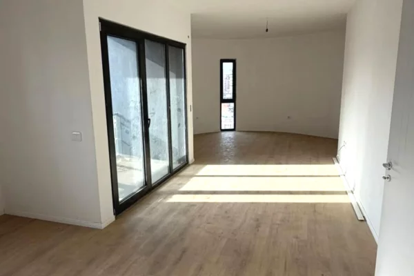 Appartamento in vendita a Tirana 2+1, Vuoto