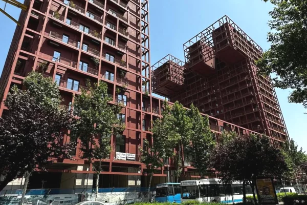 Business Property in Sale 3+1 in Tirana - 450,000 Euro