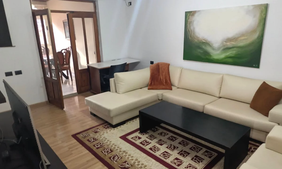 Casa privata/Indipendente in affitto a Tirana 1+1, Arredato