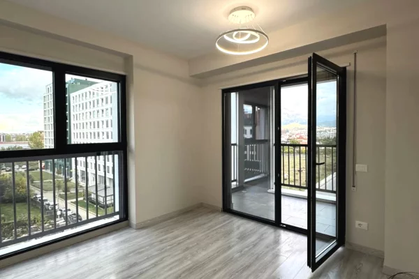 Appartamento in affitto a Tirana 1+1, Vuoto