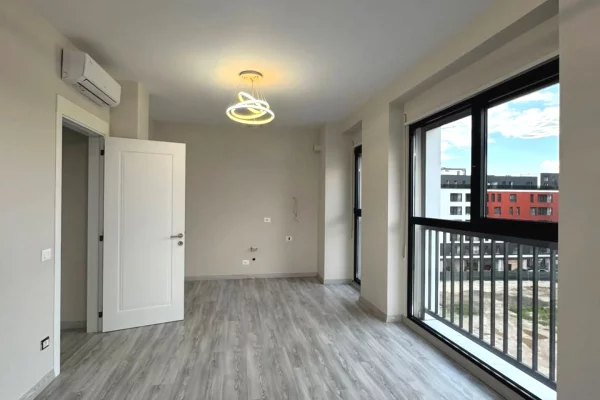 Appartamento in affitto a Tirana 1+1, Vuoto