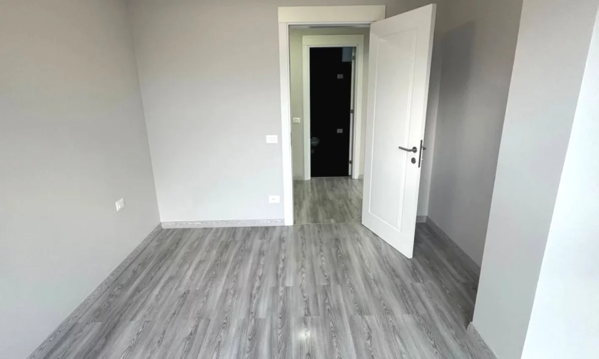 Appartamento in affitto a Tirana 1+1, Vuoto