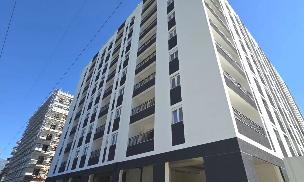 Shtepi ne shitje Apartament ne Tirane, 2+1, Mobilimi Bosh, pa mobiluar, Pagesa 137,000  Euro.