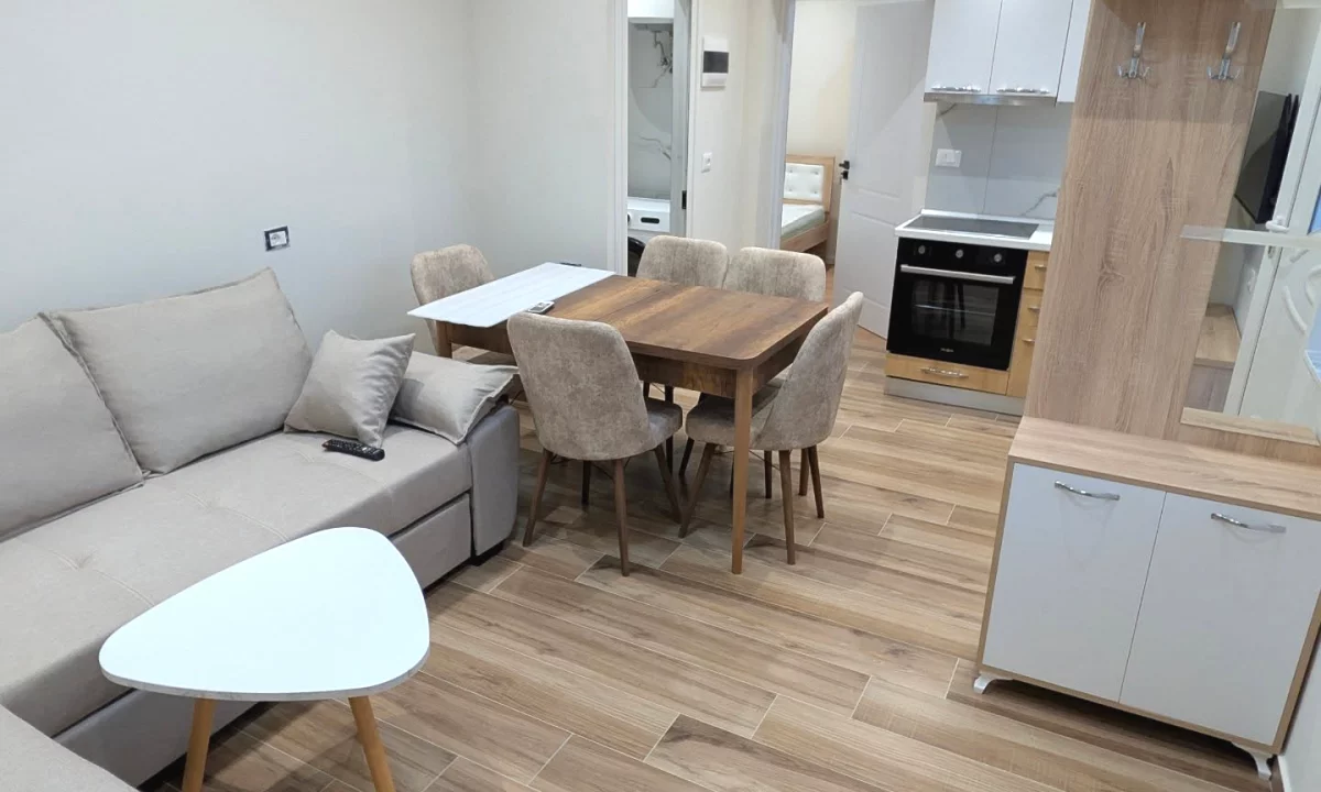 Casa privata/Indipendente in affitto a Tirana 2+1, Arredato