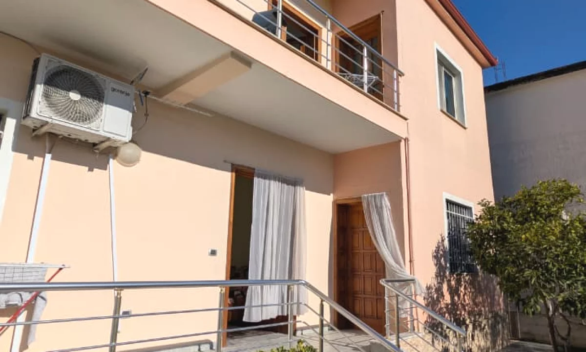 Casa privata/Indipendente in affitto a Tirana 1+1, Arredato