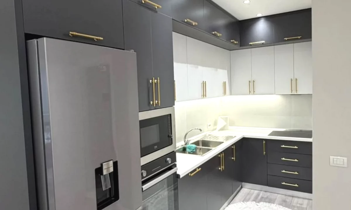 Appartamento in affitto a Tirana 2+1, Arredato