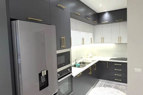 Shtepi me qera 2+1 ne Tirane - 800 Euro