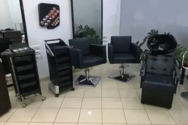 Jepet me qira ambient biznesi në Yzberisht. 