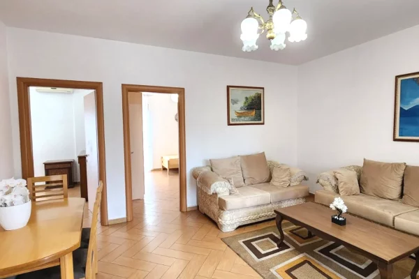 Appartamento in affitto a Tirana 2+1, Arredato