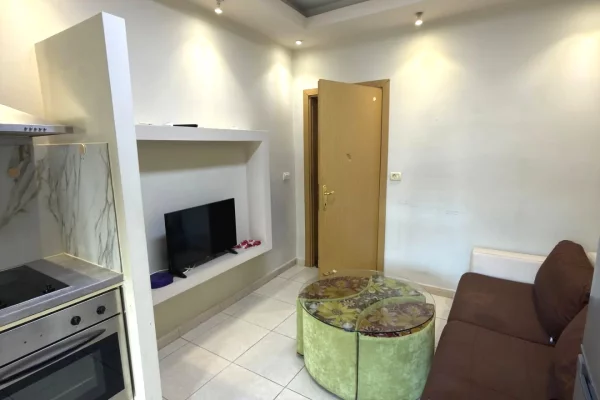 Shtepi me qera Apartament ne Tirane, 1+1, Mobilimi E mobiluar, Pagesa 35,000  Leke.