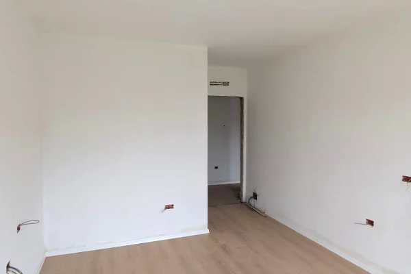 Shtepi ne shitje Apartament ne Tirane, 2+1, Mobilimi Bosh, pa mobiluar, Pagesa 132,000  Euro.