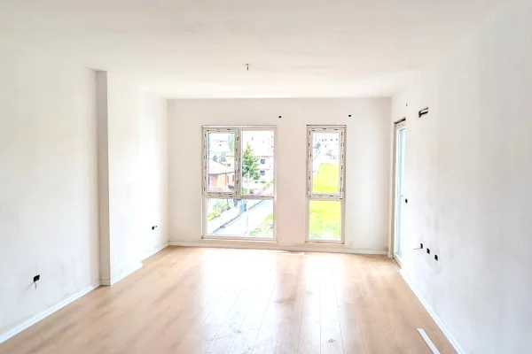 Shtepi ne shitje Apartament ne Tirane, 2+1, Mobilimi Bosh, pa mobiluar, Pagesa 132,000  Euro.