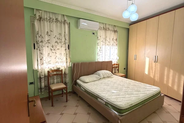 Shtepi me qera Apartament ne Tirane, 1+1, Mobilimi E mobiluar, Pagesa 650  Euro.